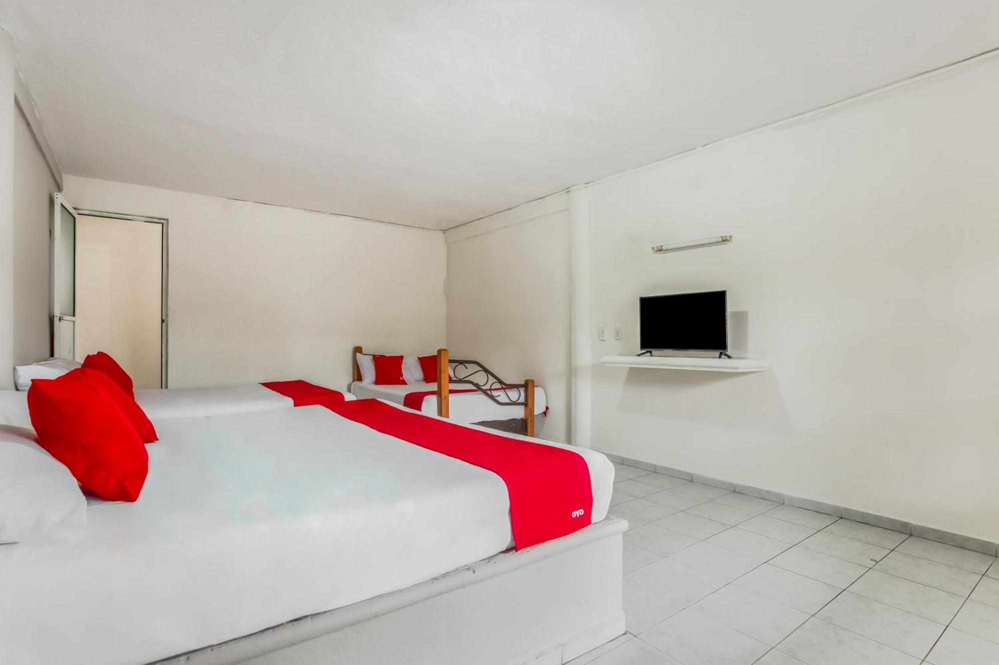 Oyo Hotel Jaguar Канкун Екстер'єр фото